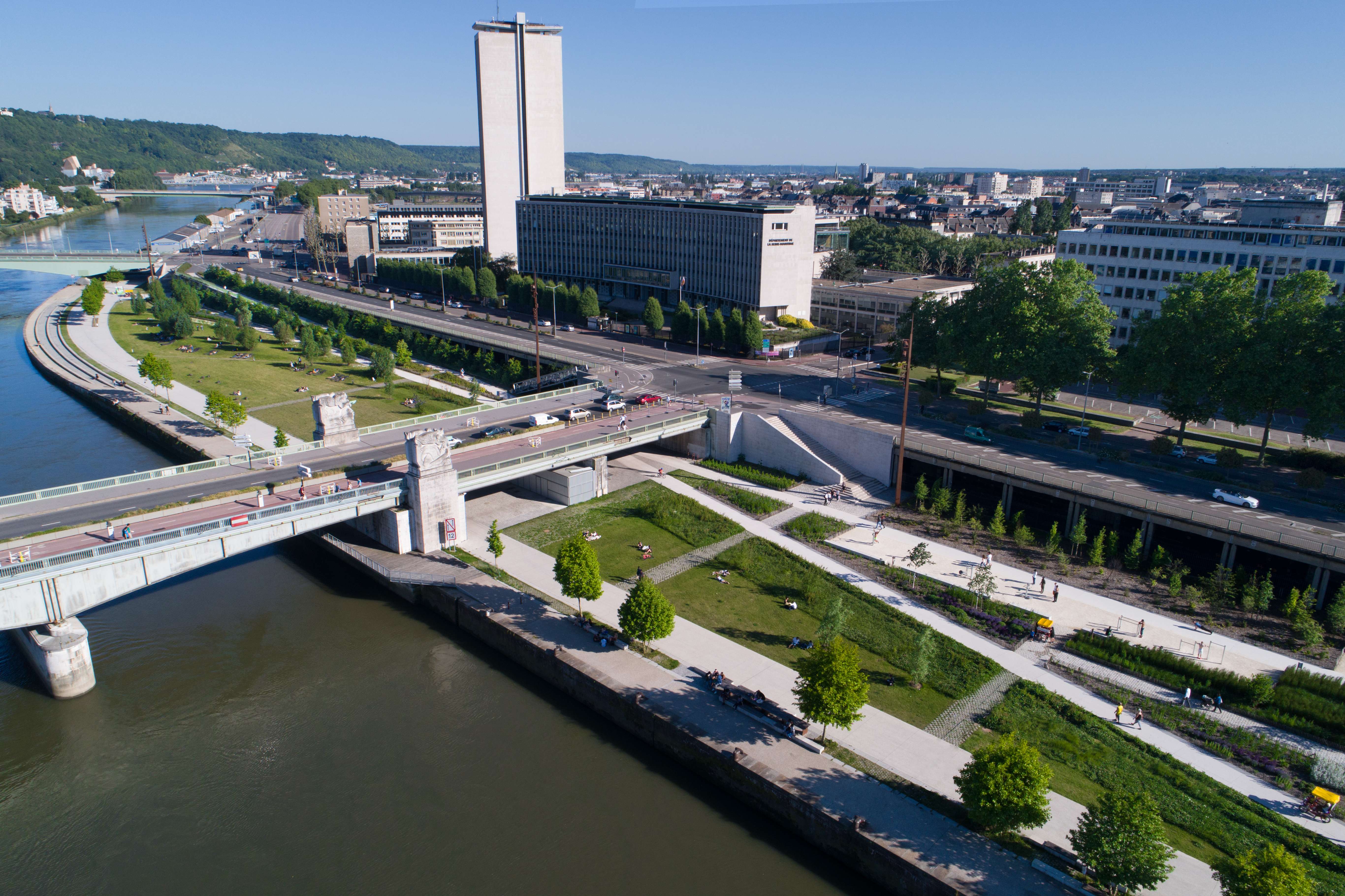 Rouen banks of the Seine | 双年展